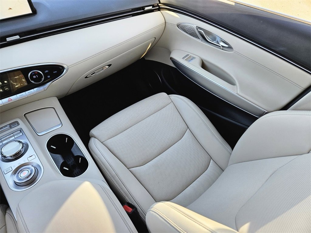 Used 2023 Genesis GV70 2.5T w/ Select Package image 12