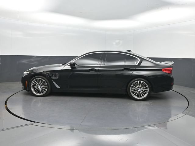 Used 2019 BMW 530e w/ Convenience Package RWD image 2