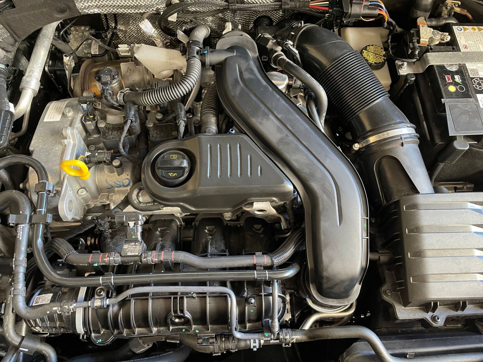 Used 2025 Volkswagen Taos SE image 41