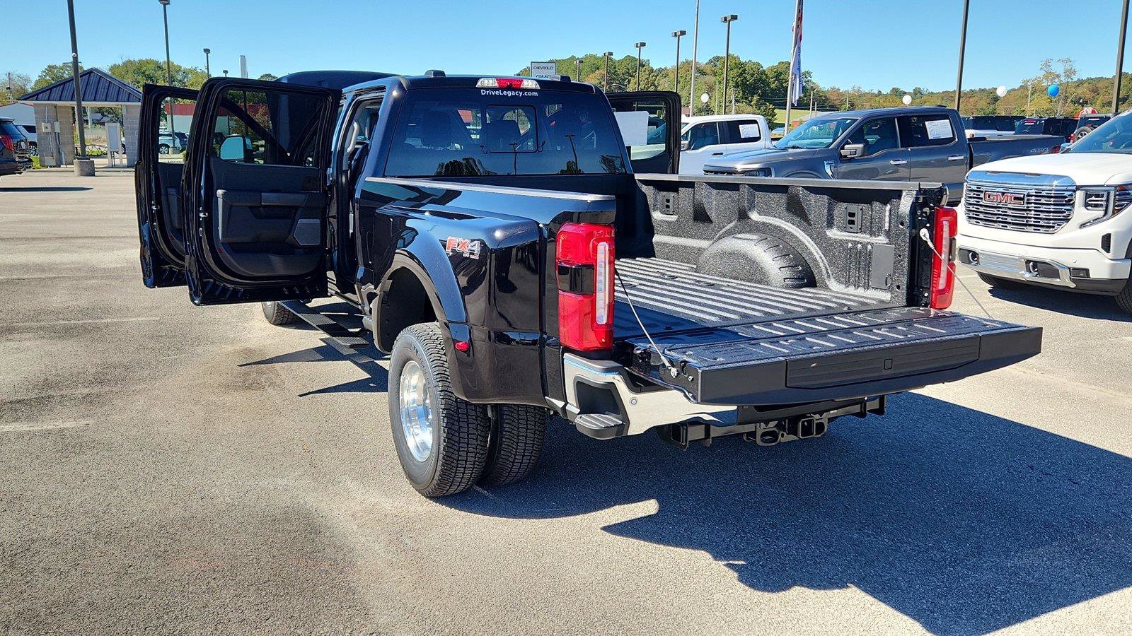New 2027 Ford F350 Lariat w/ Lariat Ultimate Package AWD/4WD image 7