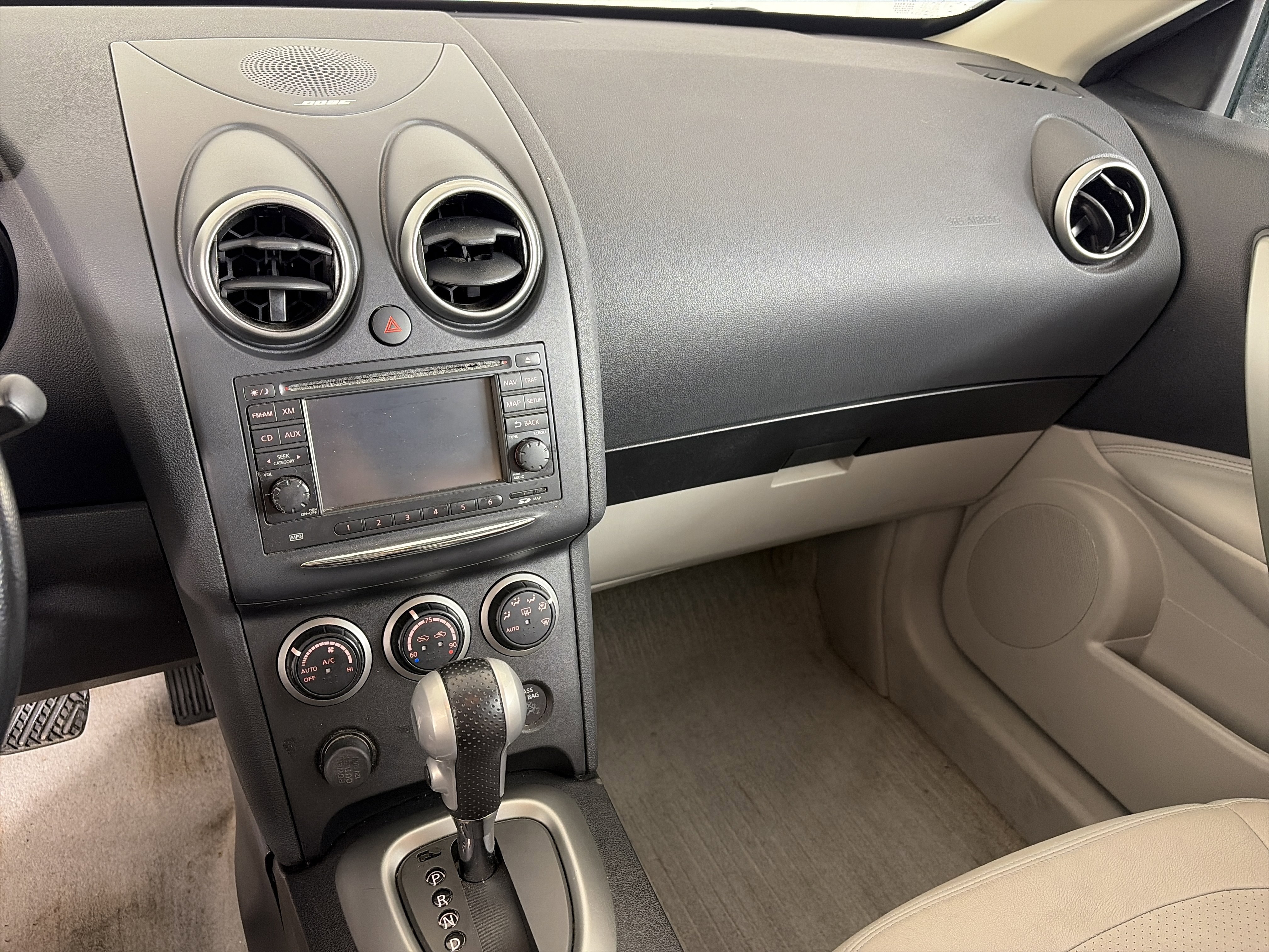 Used 2013 Nissan Rogue SL image 4