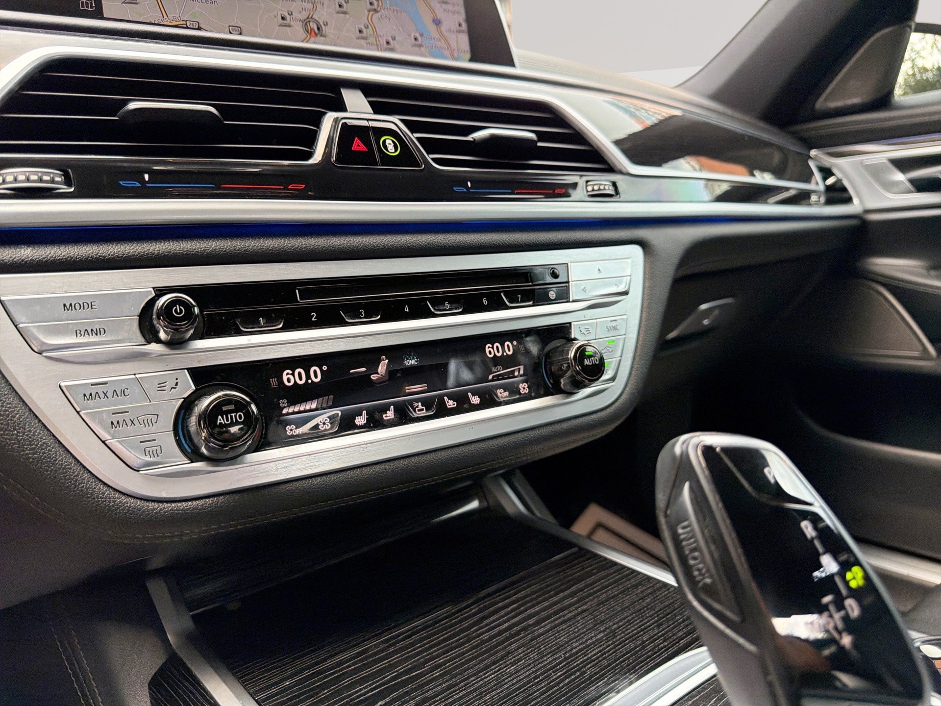 Used 2018 BMW 750i w/ Executive Package RWD image 17