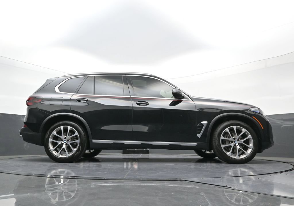 Used 2024 BMW X5 xDrive40i w/ Premium Package AWD/4WD image 29