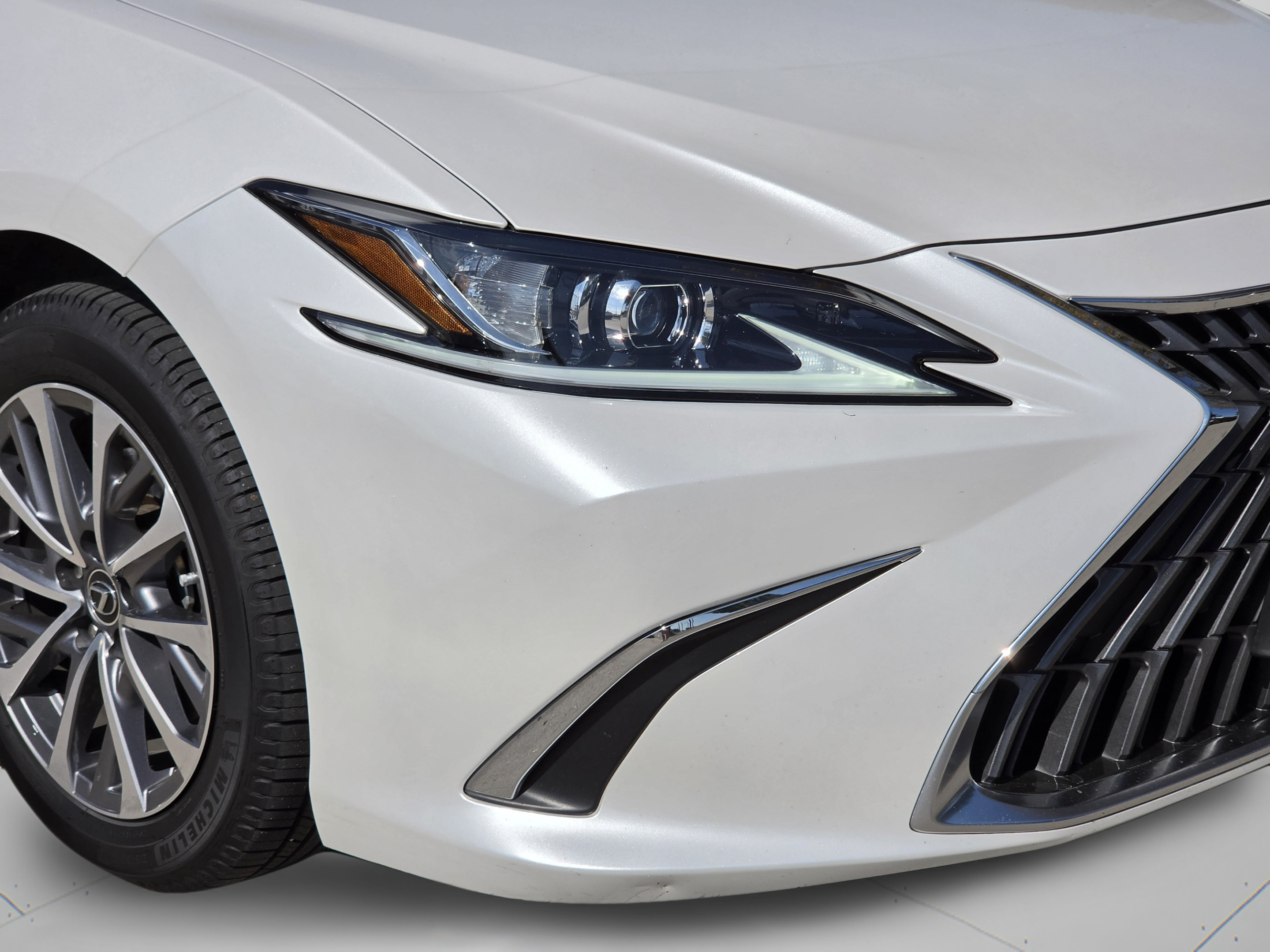 Certified 2023 Lexus ES 350 w/ Accessory Package (Z2) FWD image 5