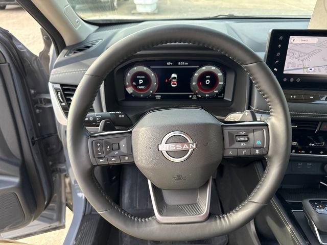 Used 2025 Nissan Rogue Platinum image 14