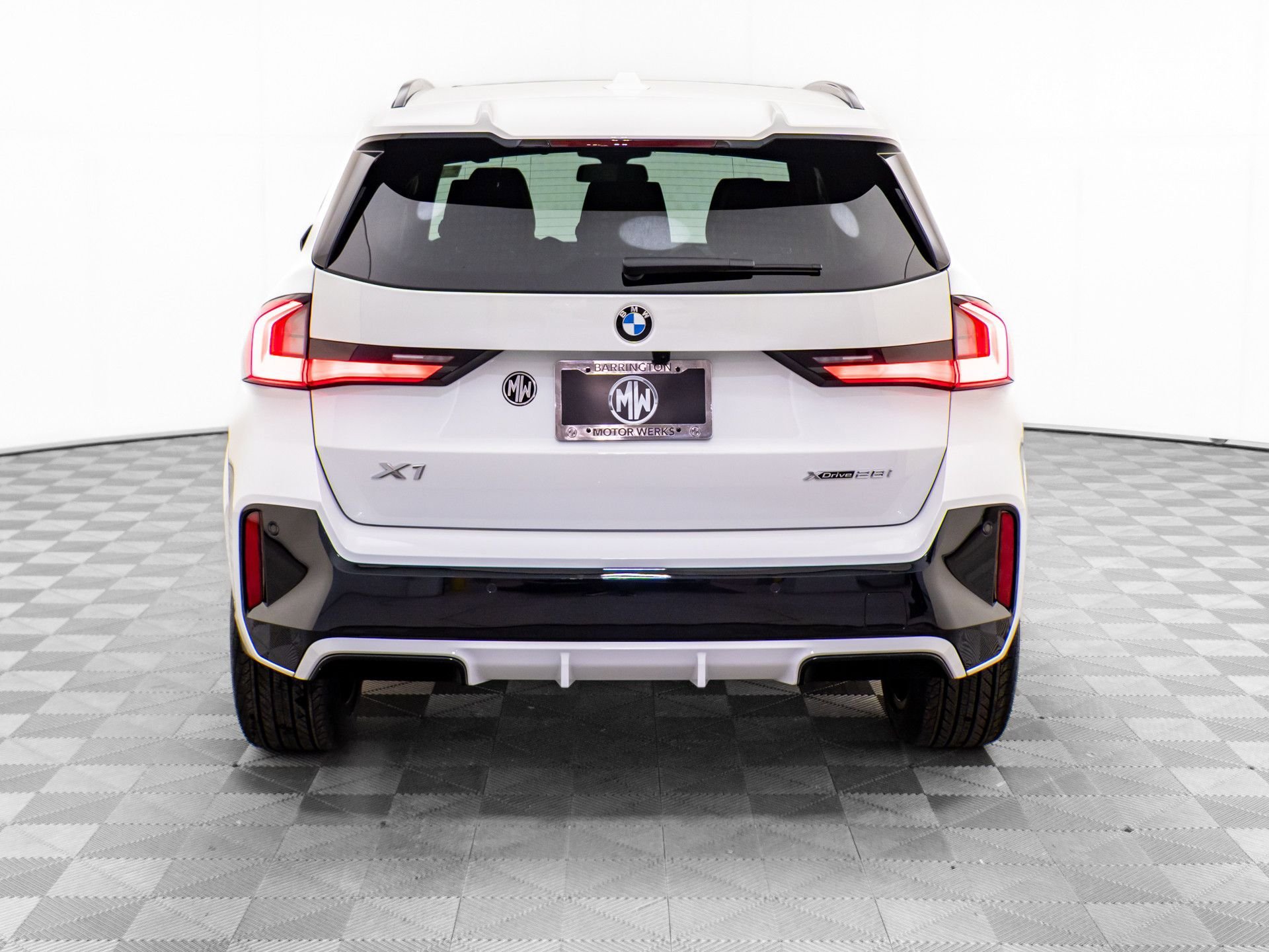 New 2026 BMW X1 xDrive28i w/ Technology Package AWD/4WD image 5