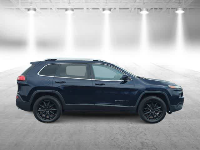 Used 2016 Jeep Cherokee Limited w/ Luxury Group AWD/4WD image 9