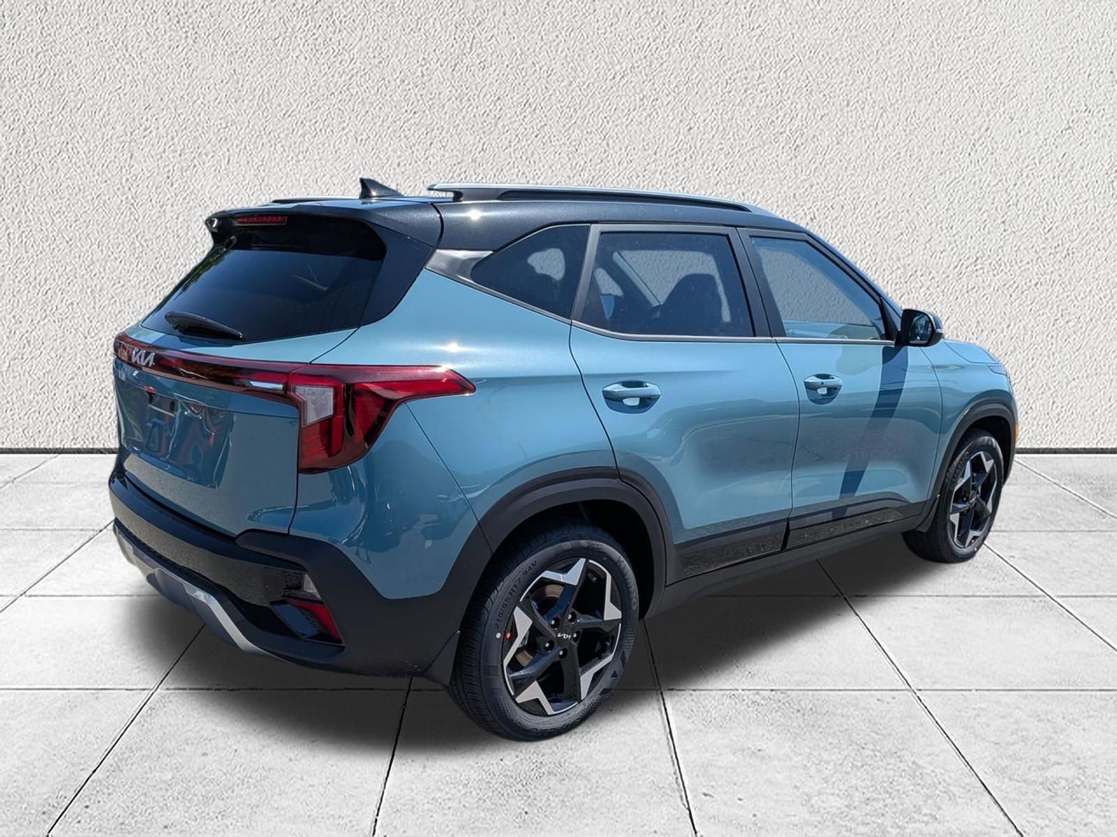 New 2026 Kia Seltos S FWD image 3
