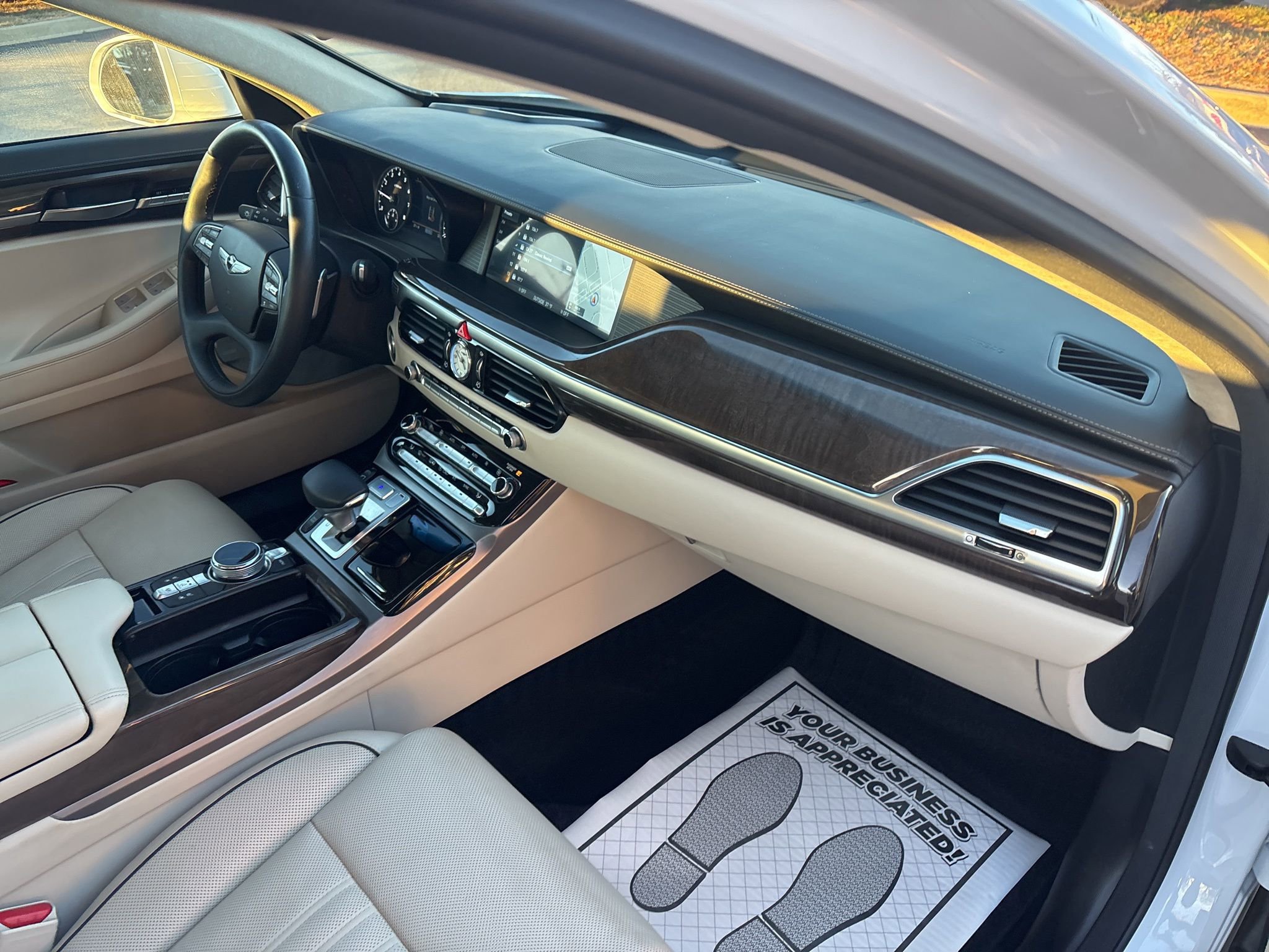 Used 2018 Genesis G90 3.3T Premium image 17