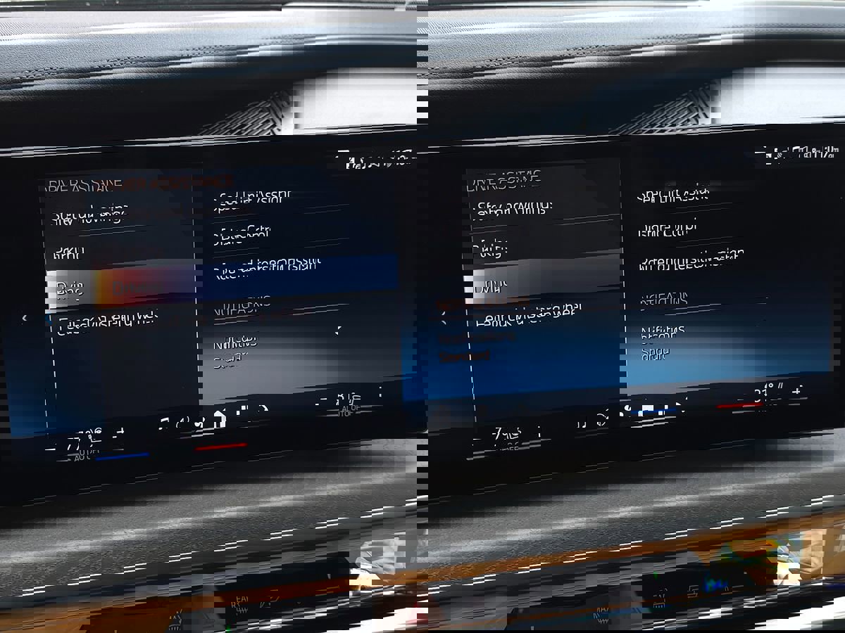 Used 2024 BMW i7 xDrive60 w/ Executive Package image 57