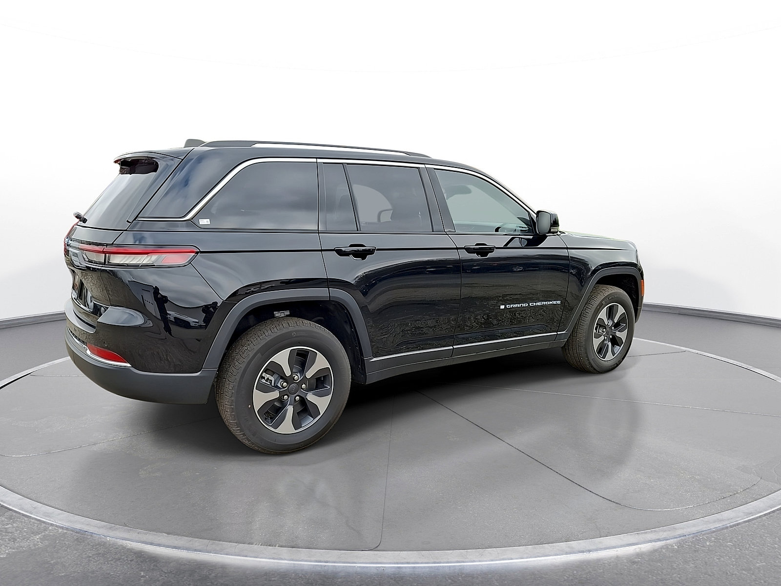 New 2024 Jeep Grand Cherokee Limited 4xe w/ Luxury Tech Group II AWD/4WD image 8