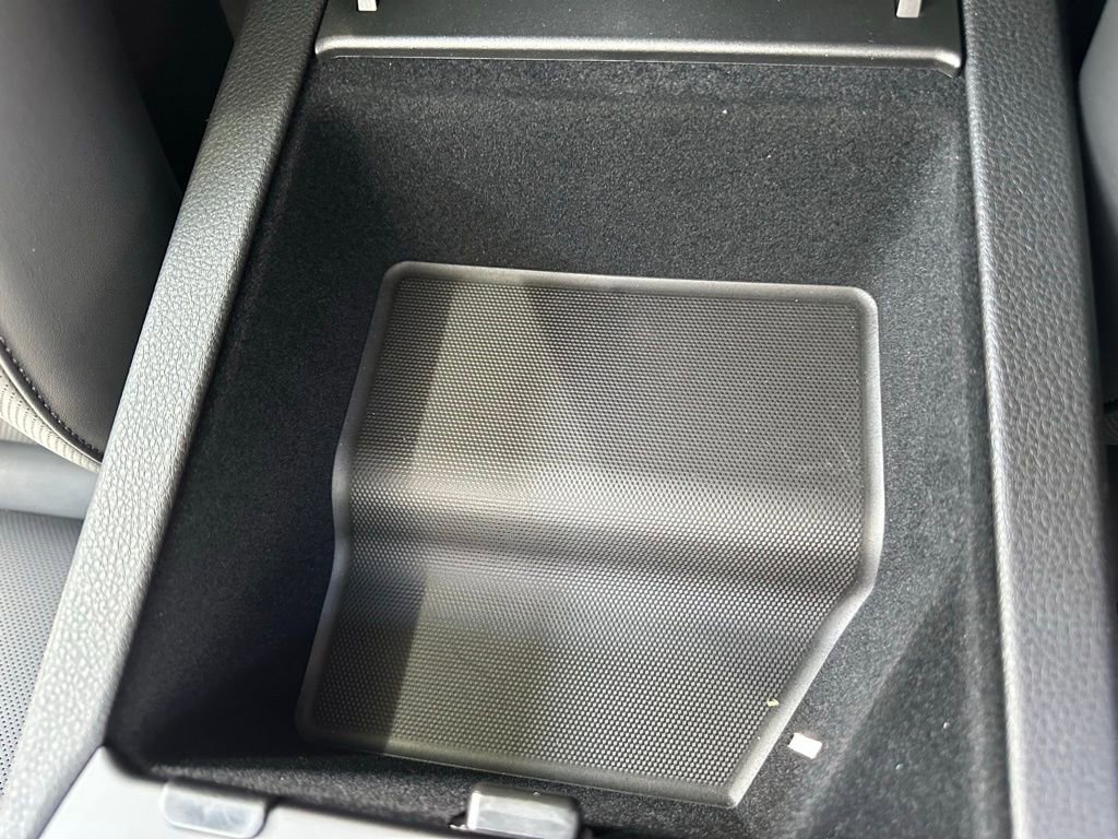 Used 2025 Porsche Cayenne E-Hybrid Coupe image 30