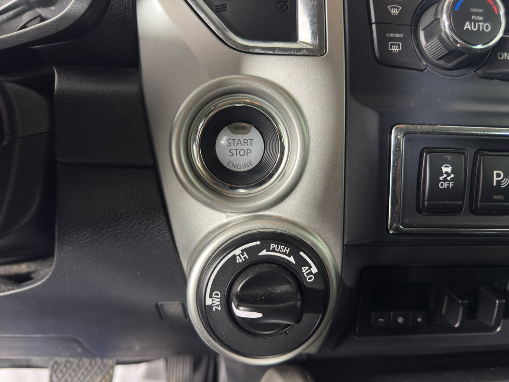 Used 2021 Nissan Titan SV w/ SV Convenience Package AWD/4WD image 18