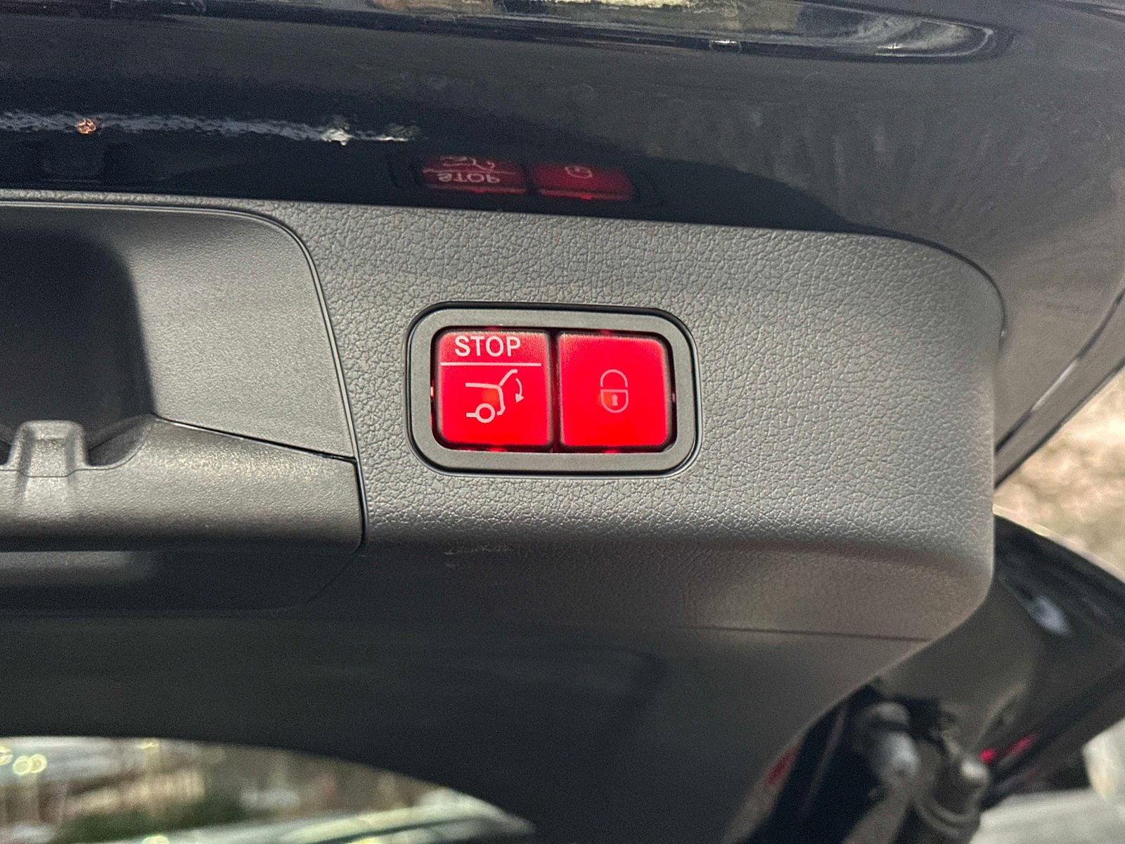 Certified 2025 Mercedes-Benz GLB 250 image 12