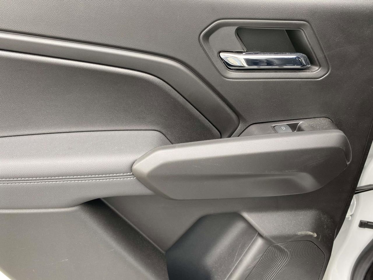 Used 2024 Chevrolet Colorado LT w/ LT Convenience Package III image 13