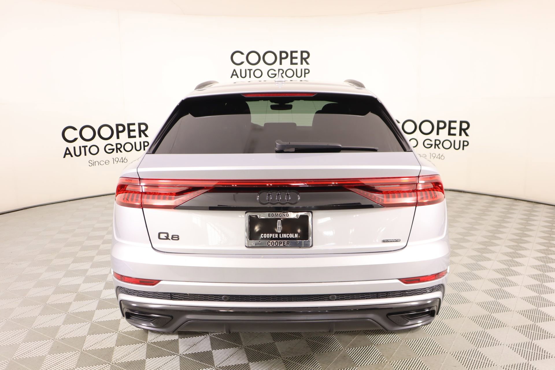 Used 2022 Audi Q8 Premium Plus AWD/4WD image 23