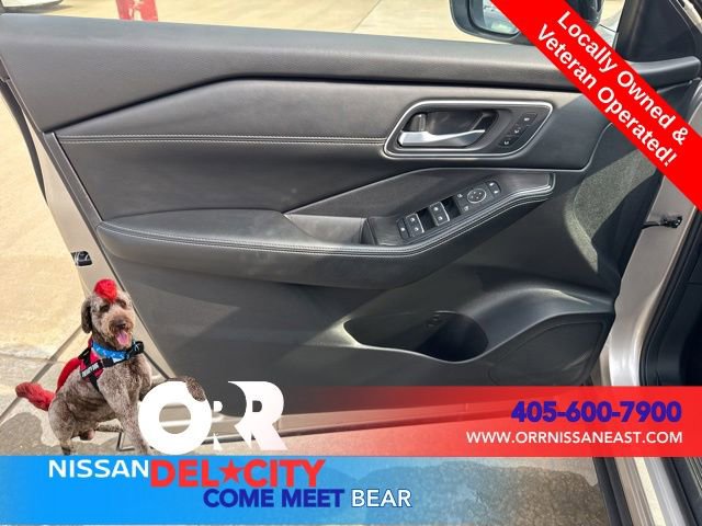 Used 2026 Nissan Rogue Platinum w/ Platinum Premium Package AWD/4WD image 14