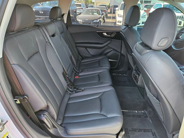 Used 2023 Audi Q7 3.0T Prestige image 30