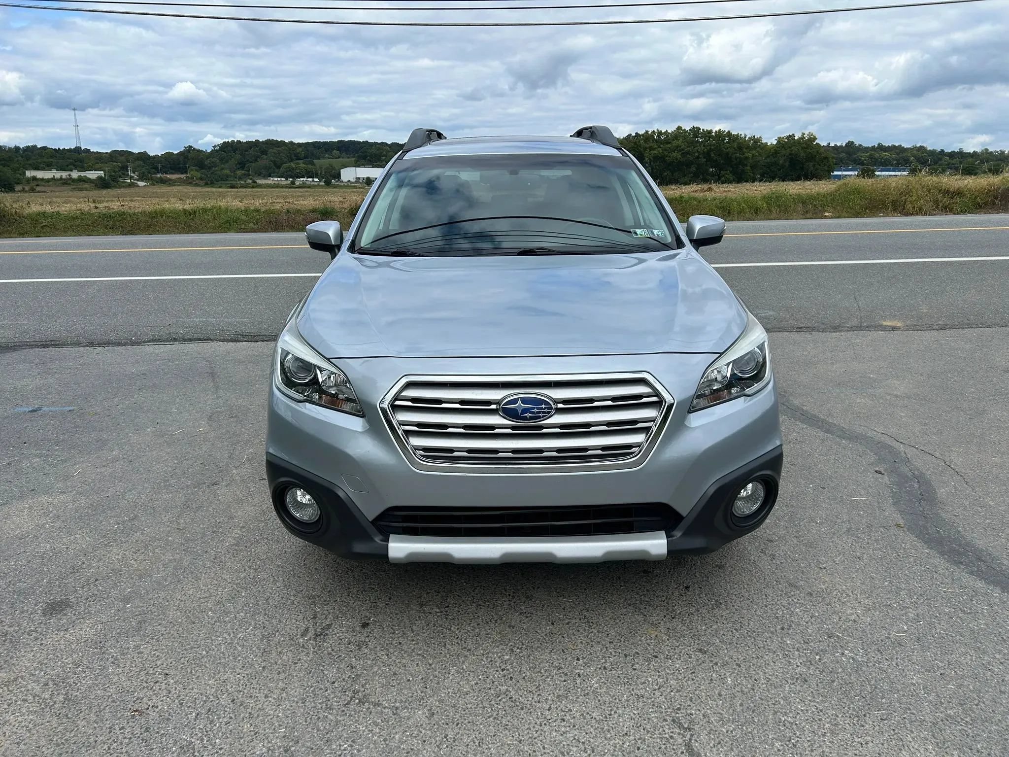 Used 2017 Subaru Outback 2.5i Limited w/ Popular Package #5 AWD/4WD image 4