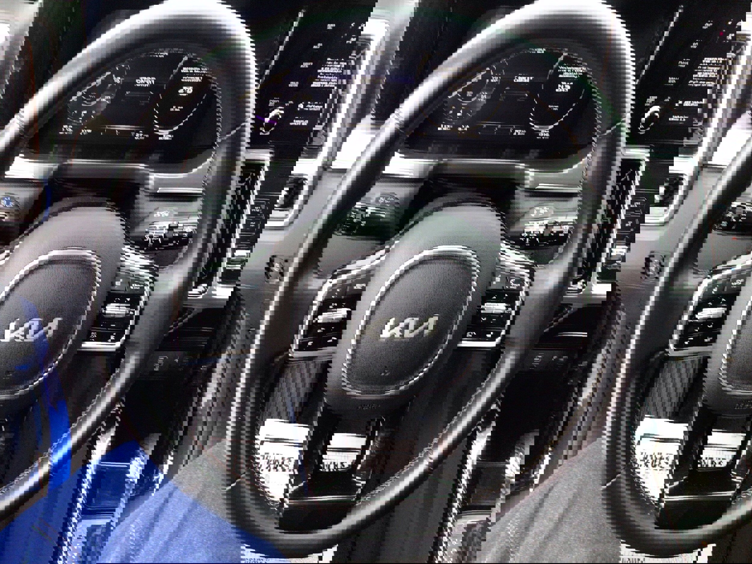 Used 2023 Kia Sorento SX image 17