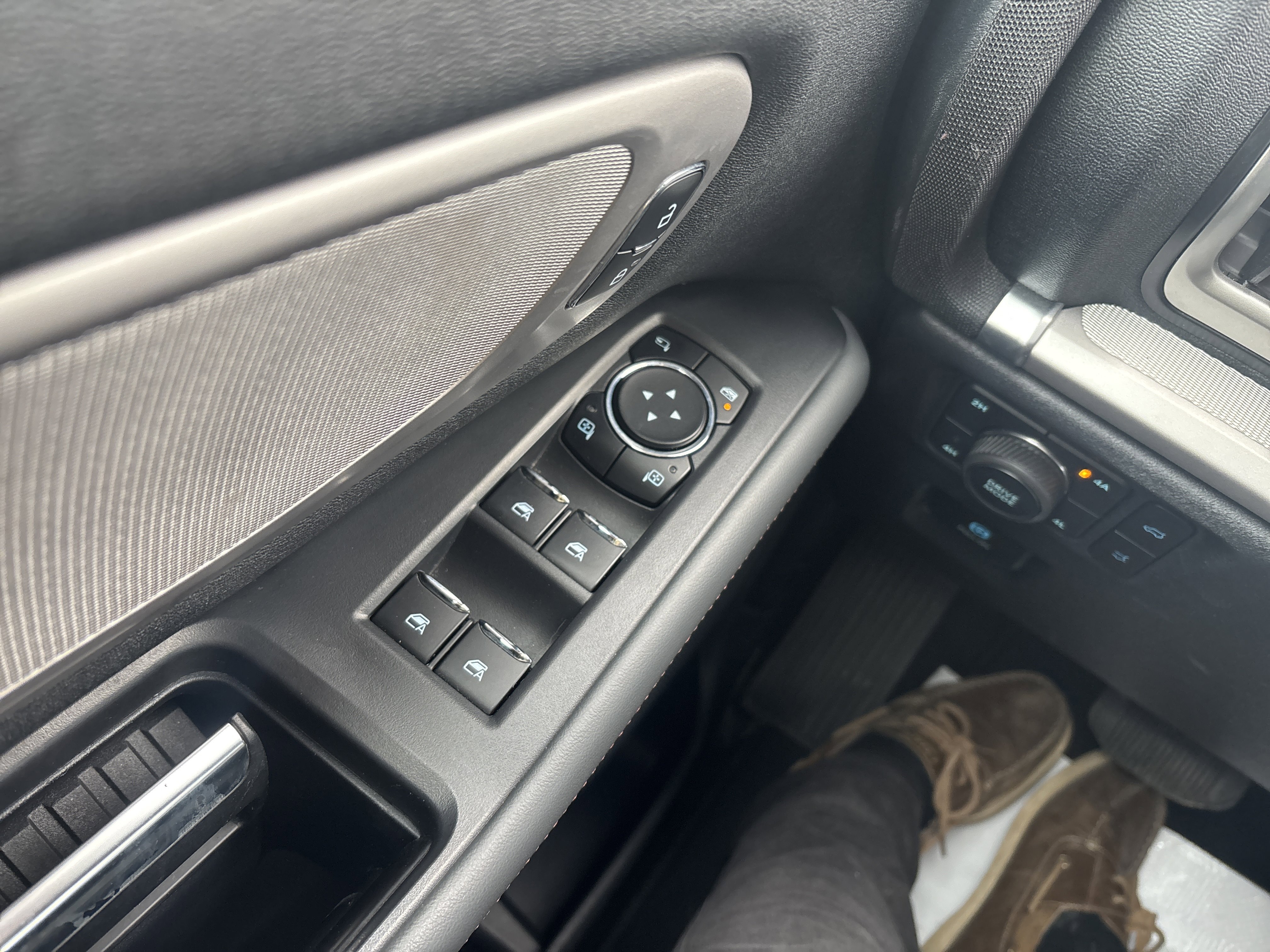 Used 2025 Ford Expedition Active image 17