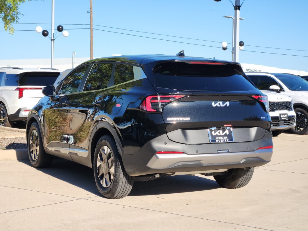 New 2026 Kia Sportage LX FWD image 3