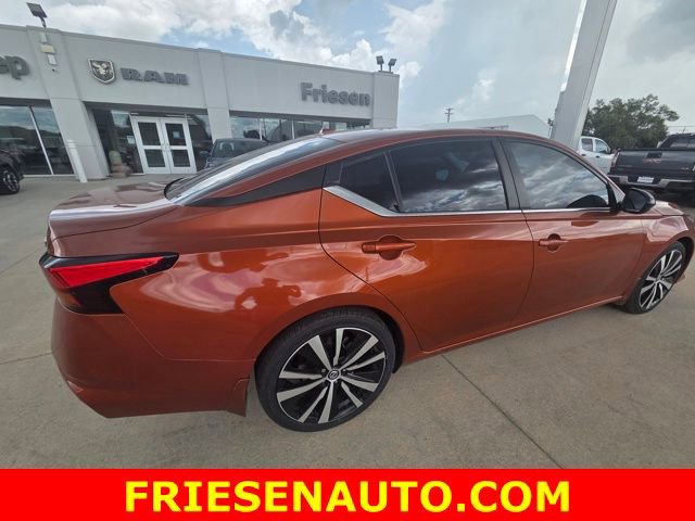 Used 2022 Nissan Altima 2.5 SR image 2