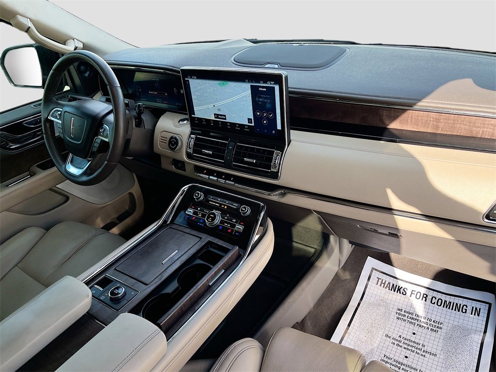 Used 2024 Lincoln Navigator Reserve image 32