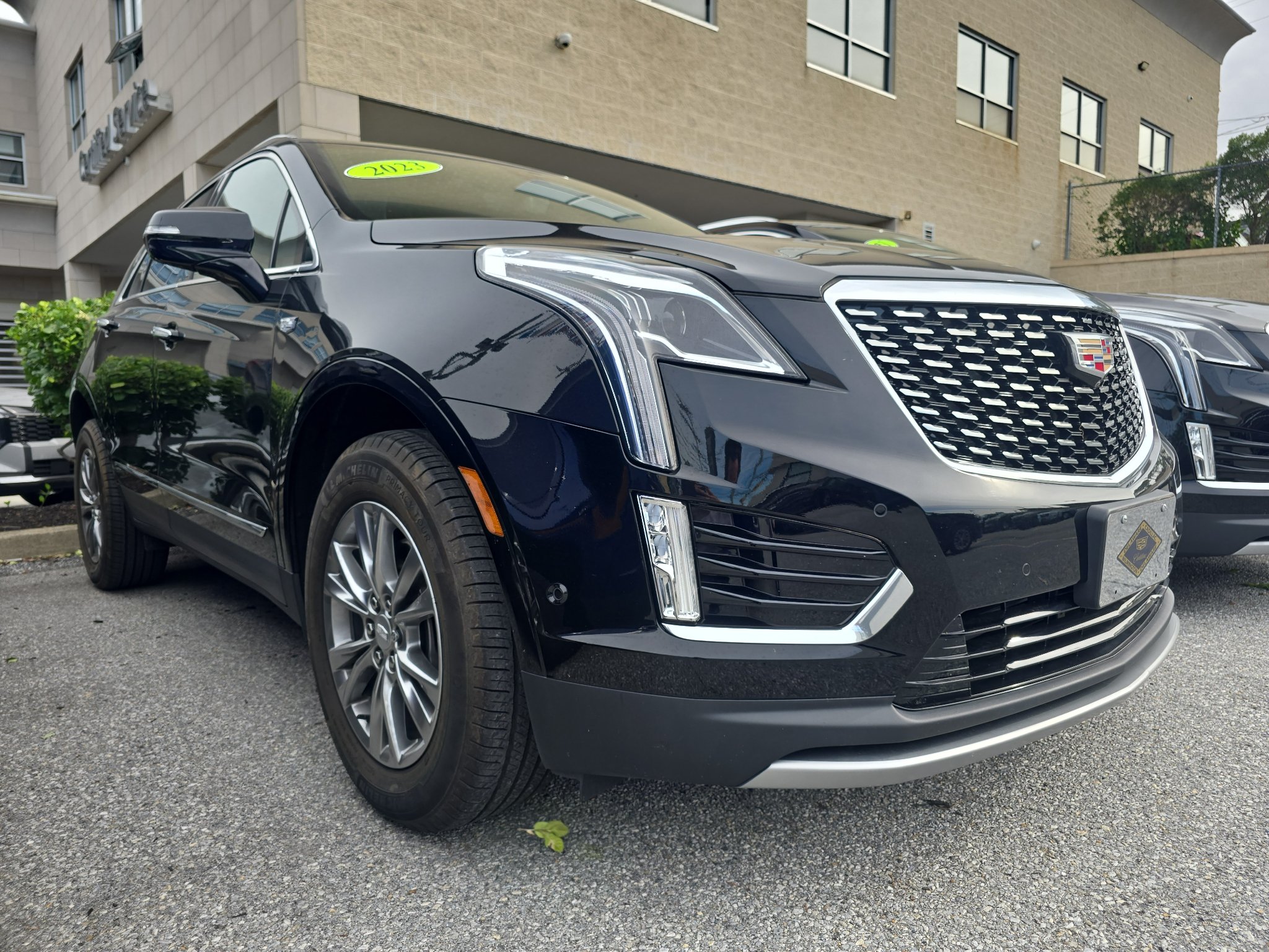 Certified 2023 Cadillac XT5 Premium Luxury w/ Technology Package AWD/4WD image 2