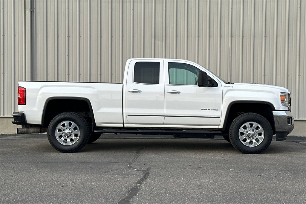 Used 2015 GMC Sierra 2500 SLT w/ Driver Alert Package image 4