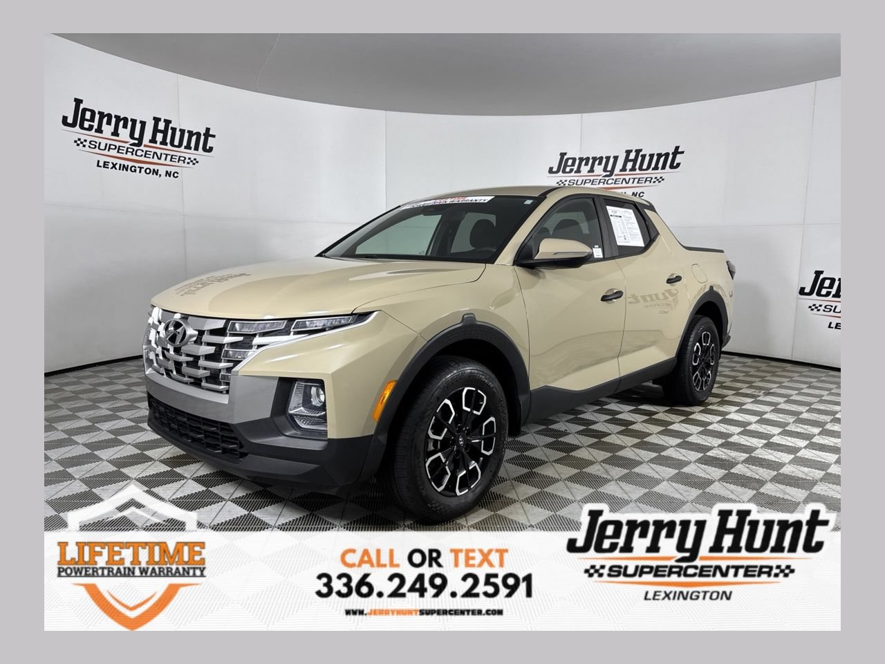 Used 2023 Hyundai Santa Cruz SEL AWD/4WD image 1