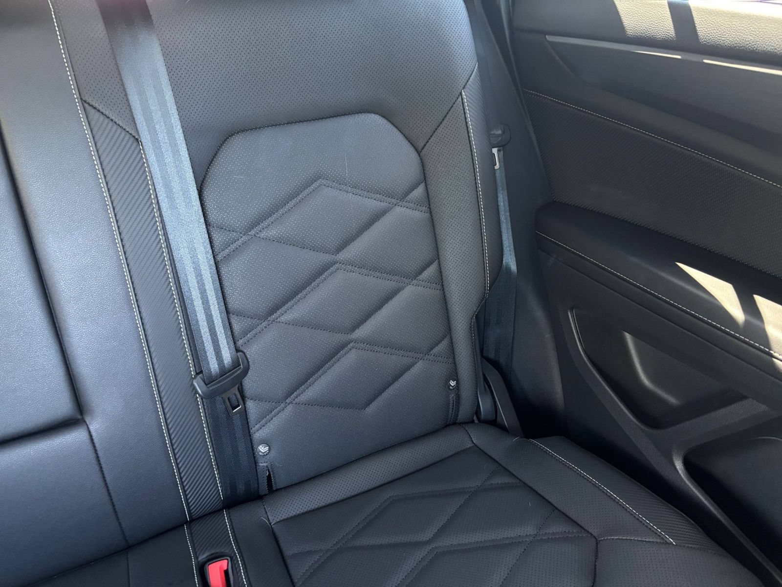 Used 2026 Volkswagen Atlas Cross Sport SE FWD image 39