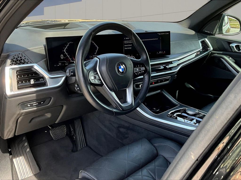 Used 2024 BMW X5 xDrive40i w/ Premium Package AWD/4WD image 4