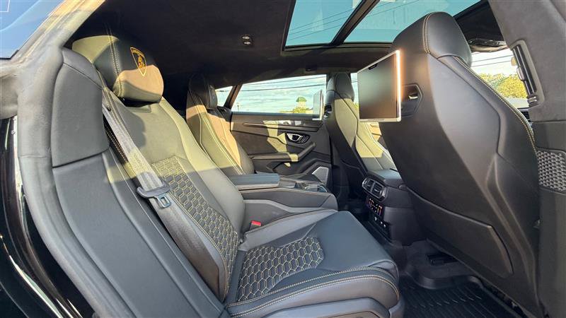 Used 2021 Lamborghini Urus AWD/4WD image 63