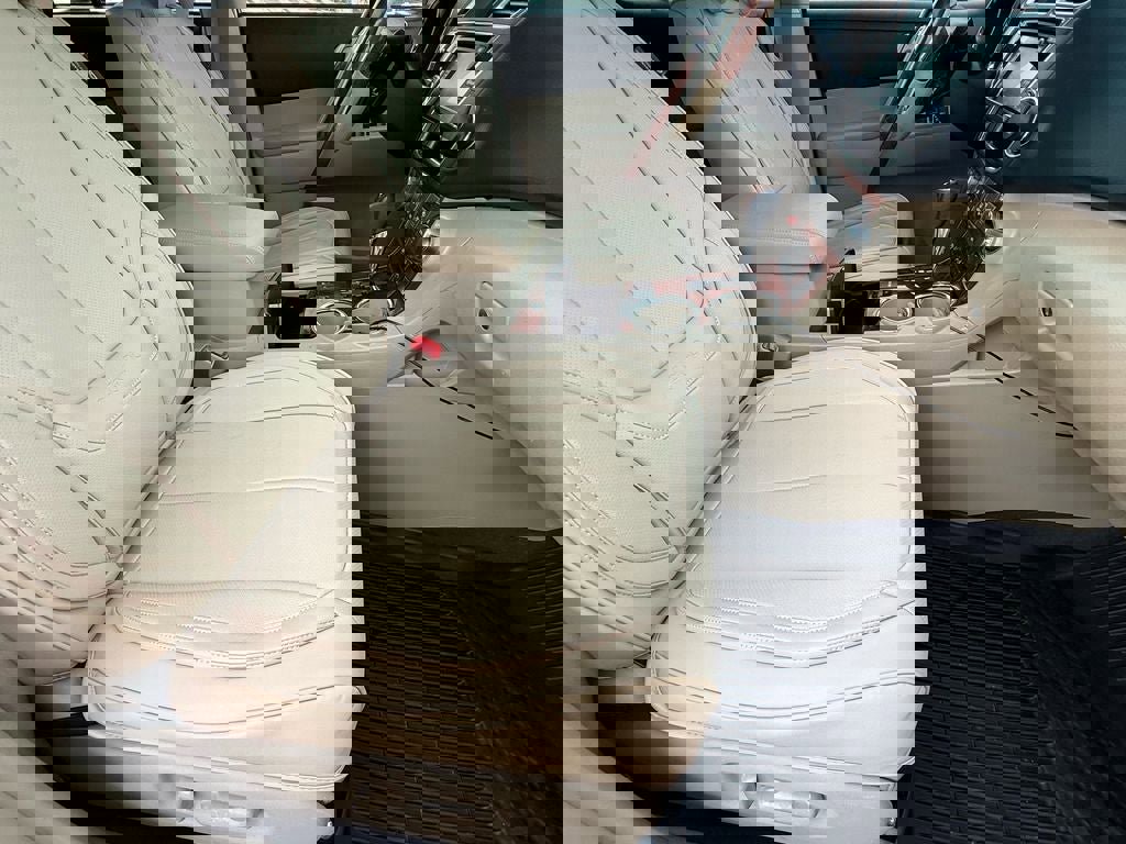 Used 2013 Toyota Highlander Limited image 10