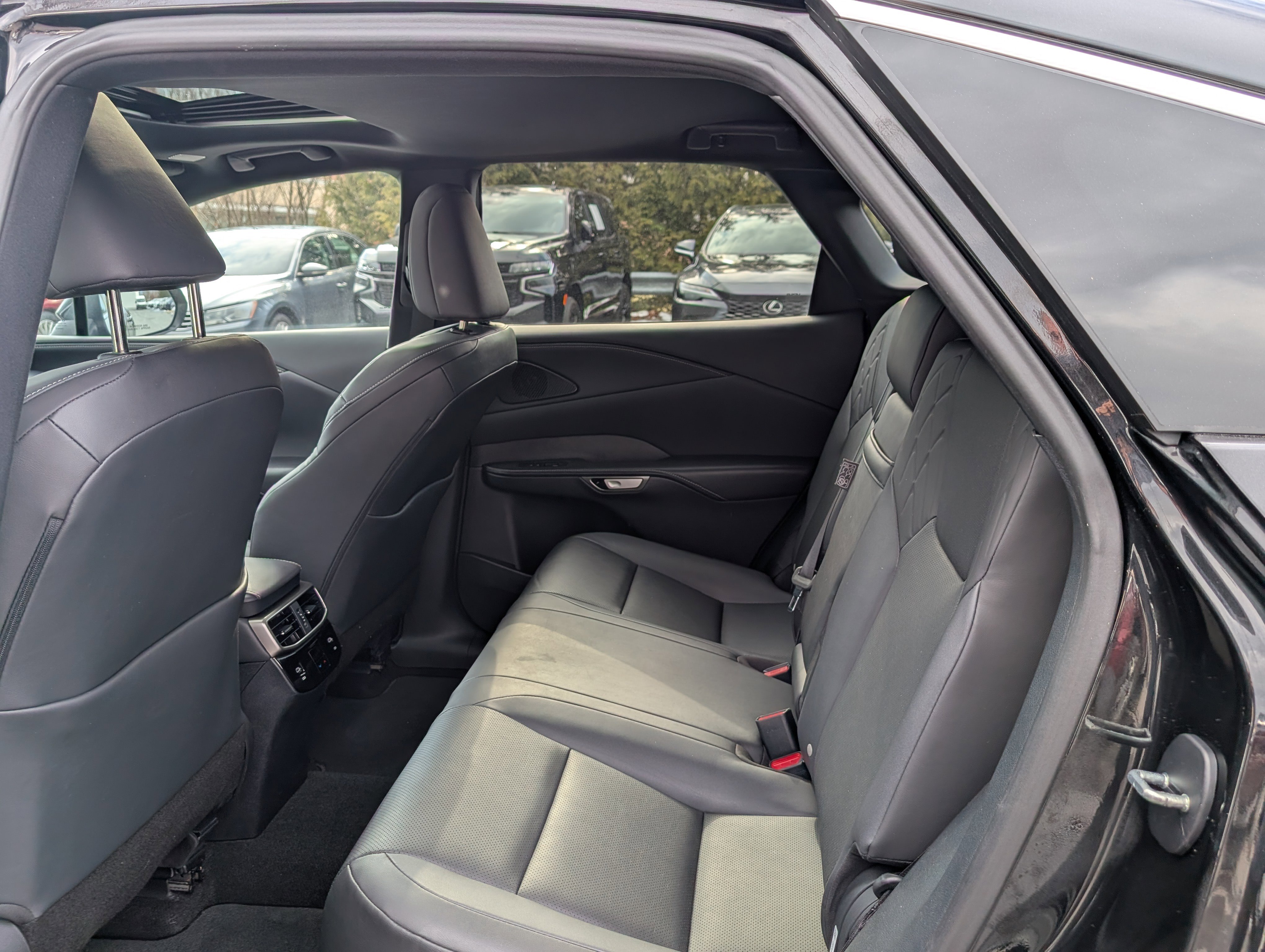 Used 2024 Lexus RX 350 Premium w/ Accessory Package (Z1) image 15