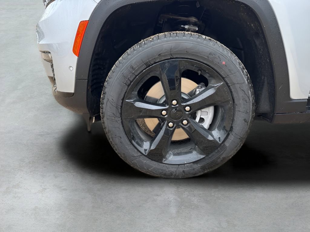 New 2025 Jeep Grand Cherokee L Limited w/ Luxury Tech Group II image 41