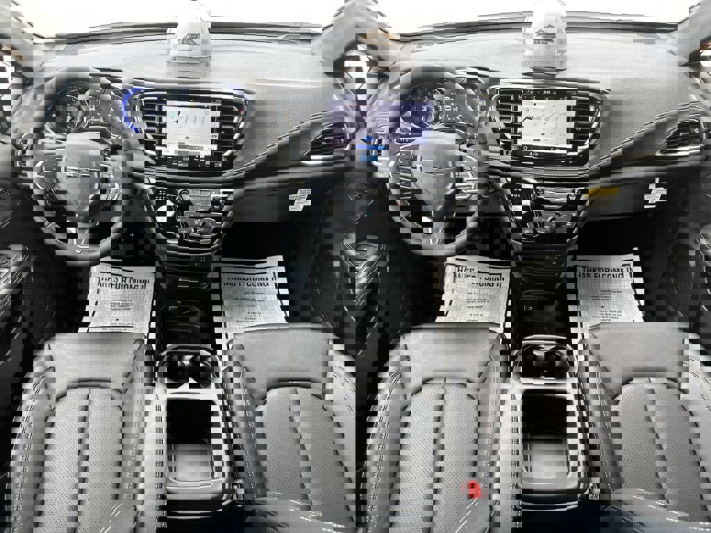 New 2026 Chrysler Pacifica Select image 11