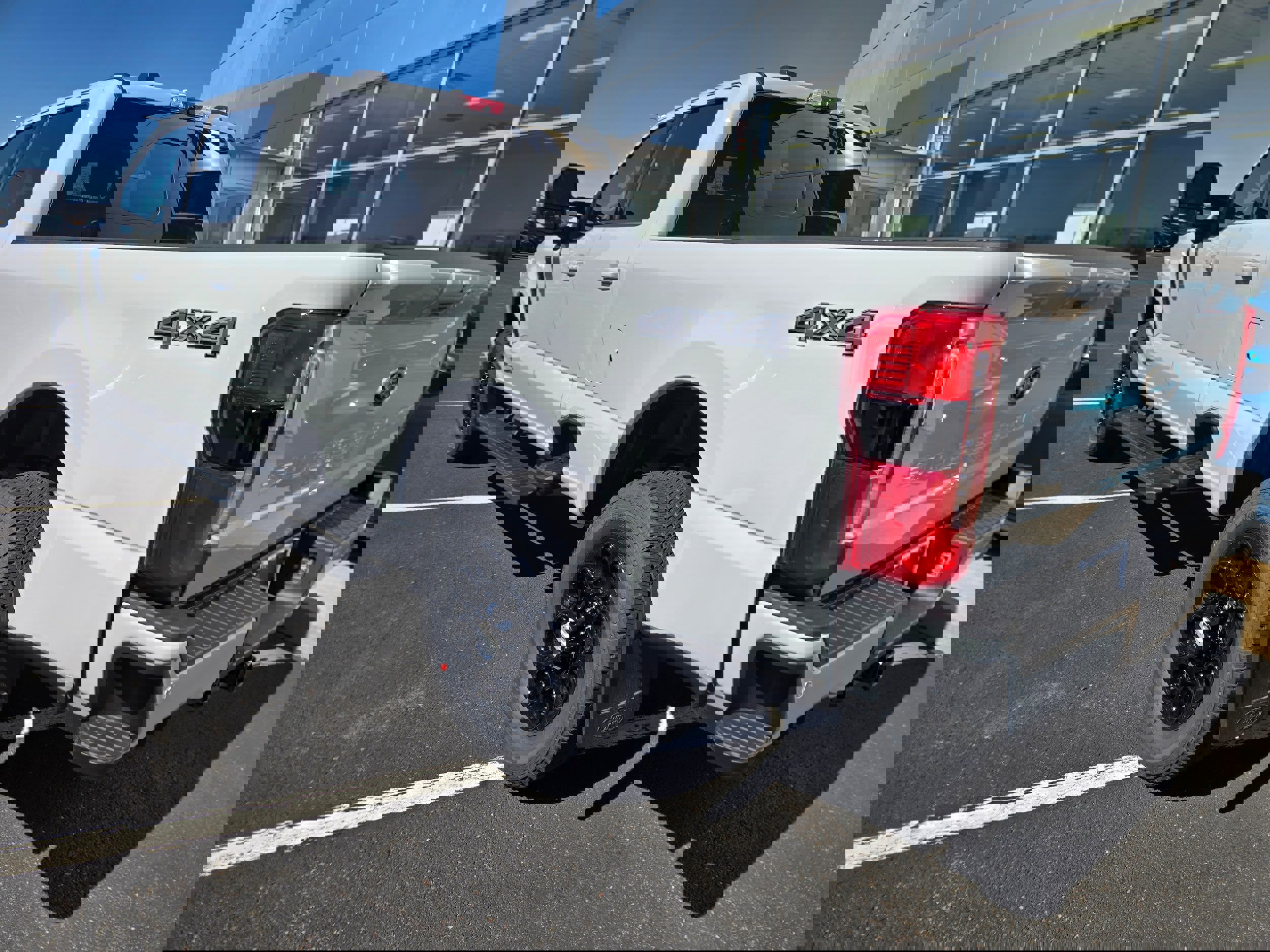 New 2026 Ford F250 Lariat w/ Black Appearance Package image 10