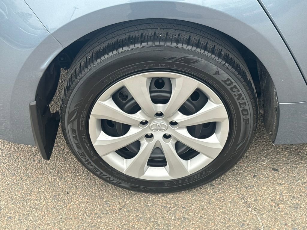 Used 2025 Toyota Corolla LE image 42