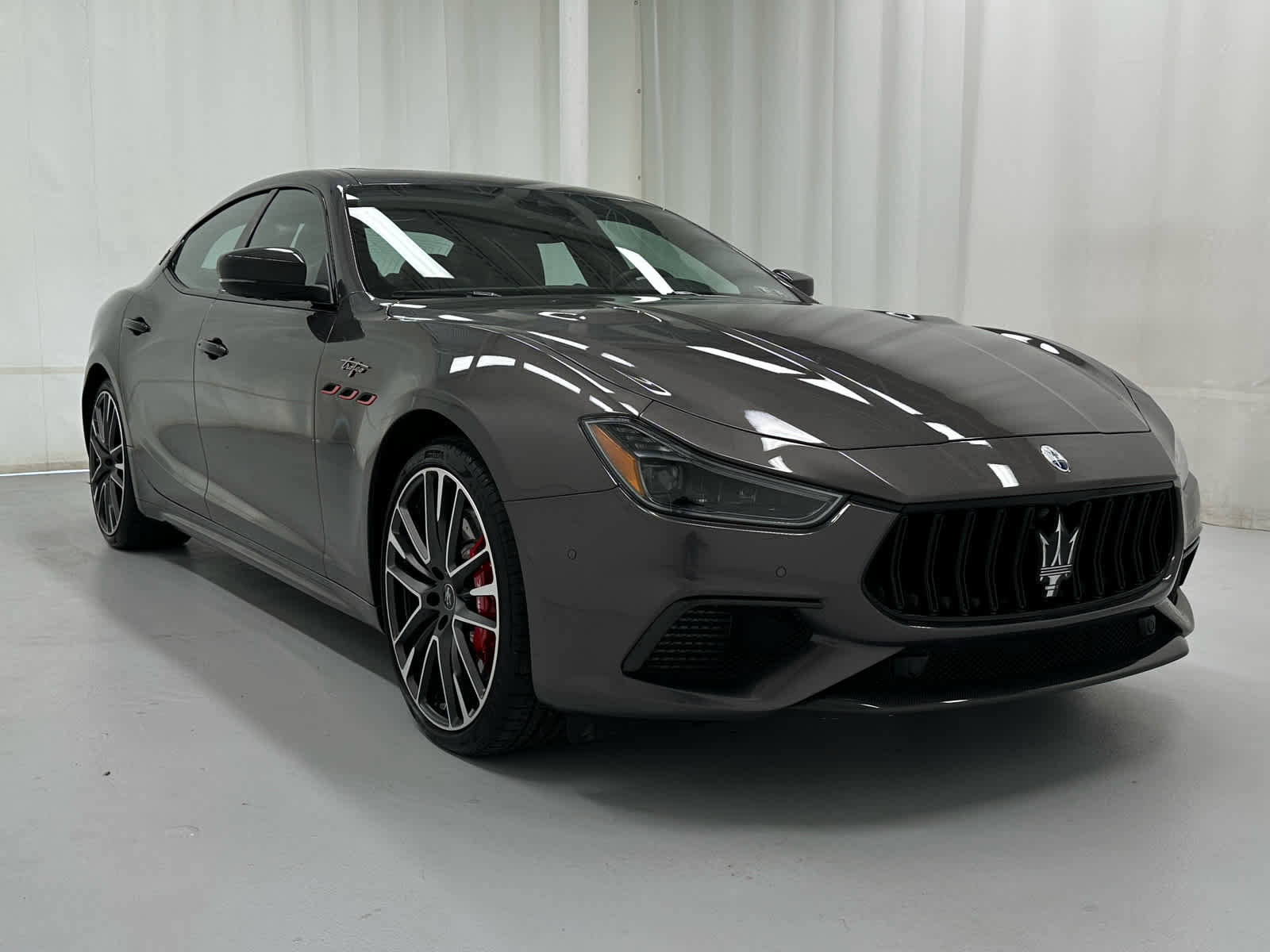 Used 2022 Maserati Ghibli Trofeo image 2
