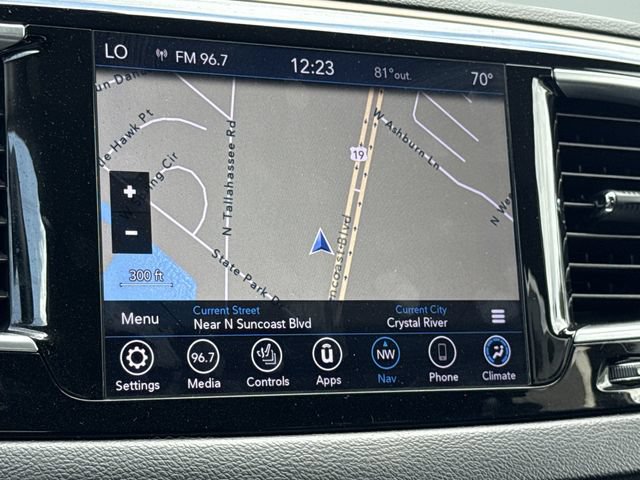 Used 2019 Chrysler Pacifica Touring-L Plus FWD image 31