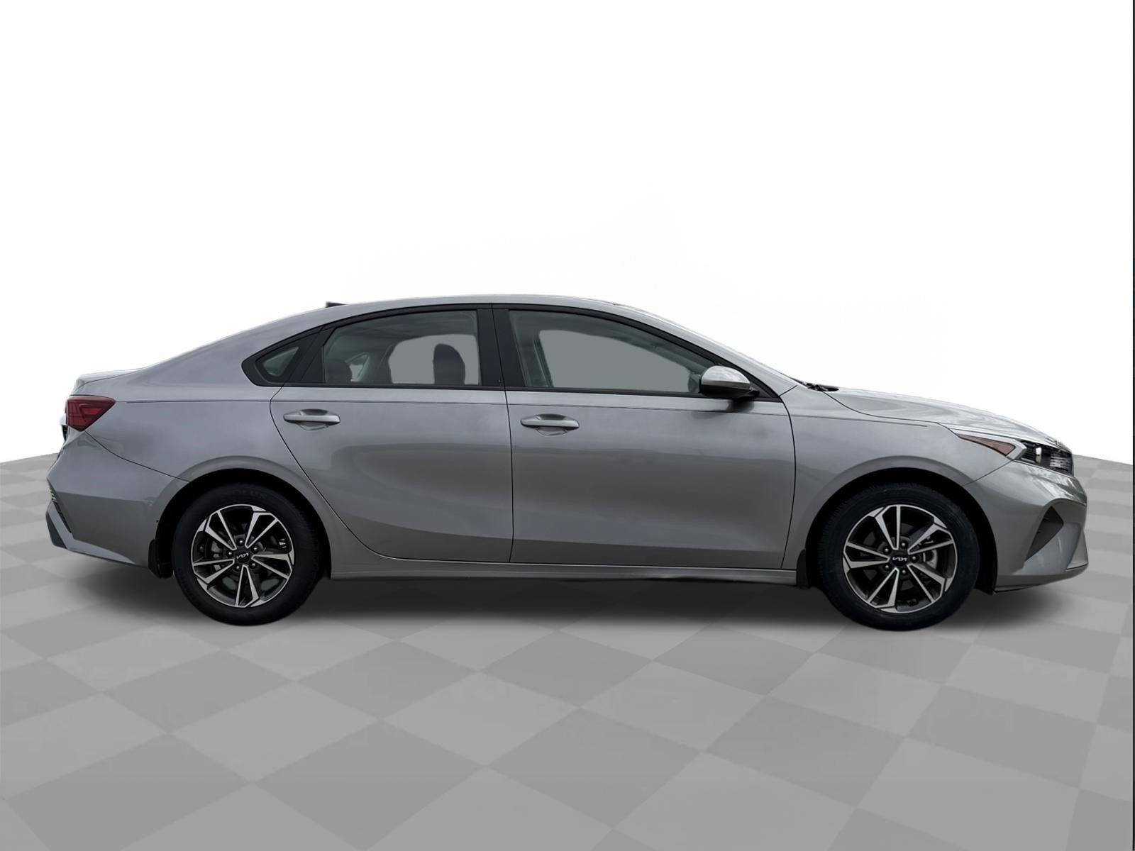 Used 2024 Kia Forte LXS FWD image 6
