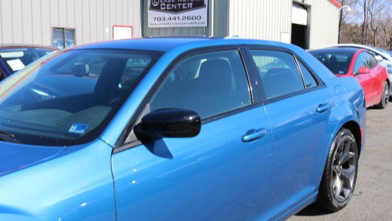 Used 2022 Chrysler 300 Touring w/ Sport Appearance Package image 5