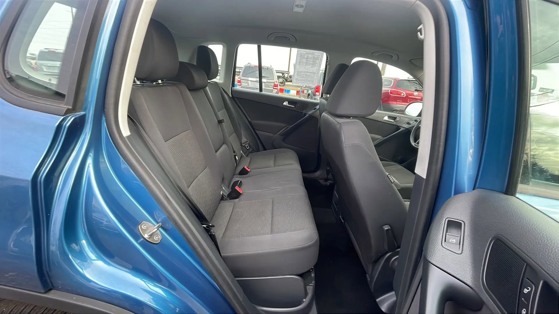 Used 2017 Volkswagen Tiguan Limited w/ Alloy Wheels Package image 22