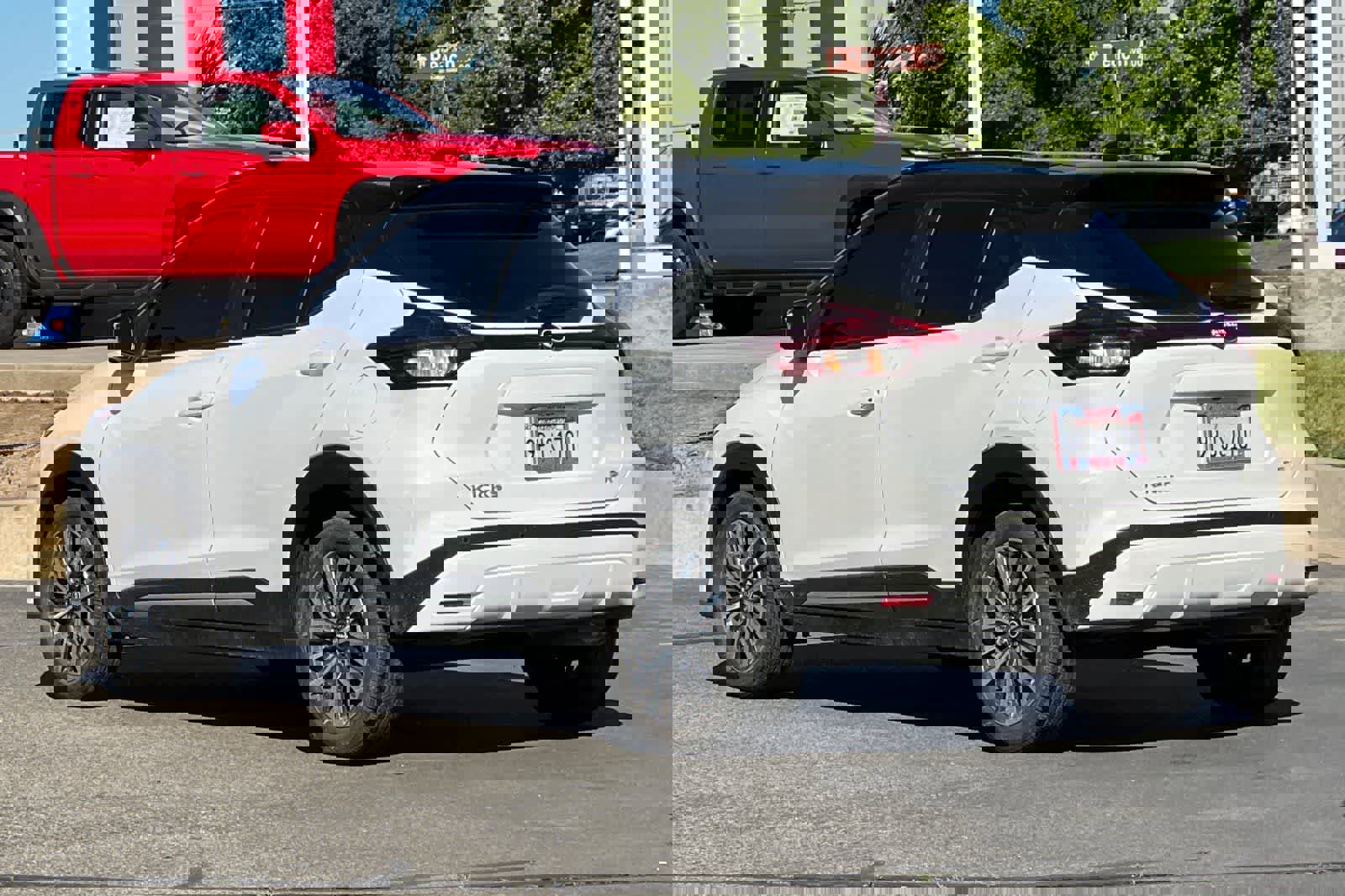 Used 2024 Nissan Kicks SR image 7