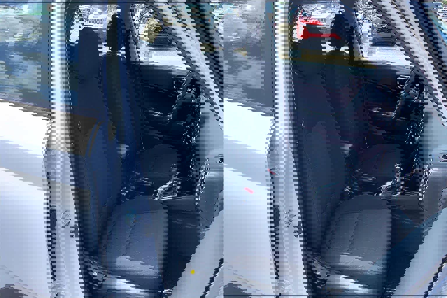 Used 2025 Hyundai Venue SE image 9