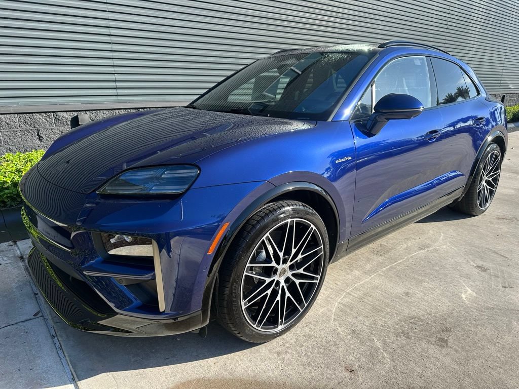 Used 2026 Porsche Macan Turbo Electric AWD/4WD image 7
