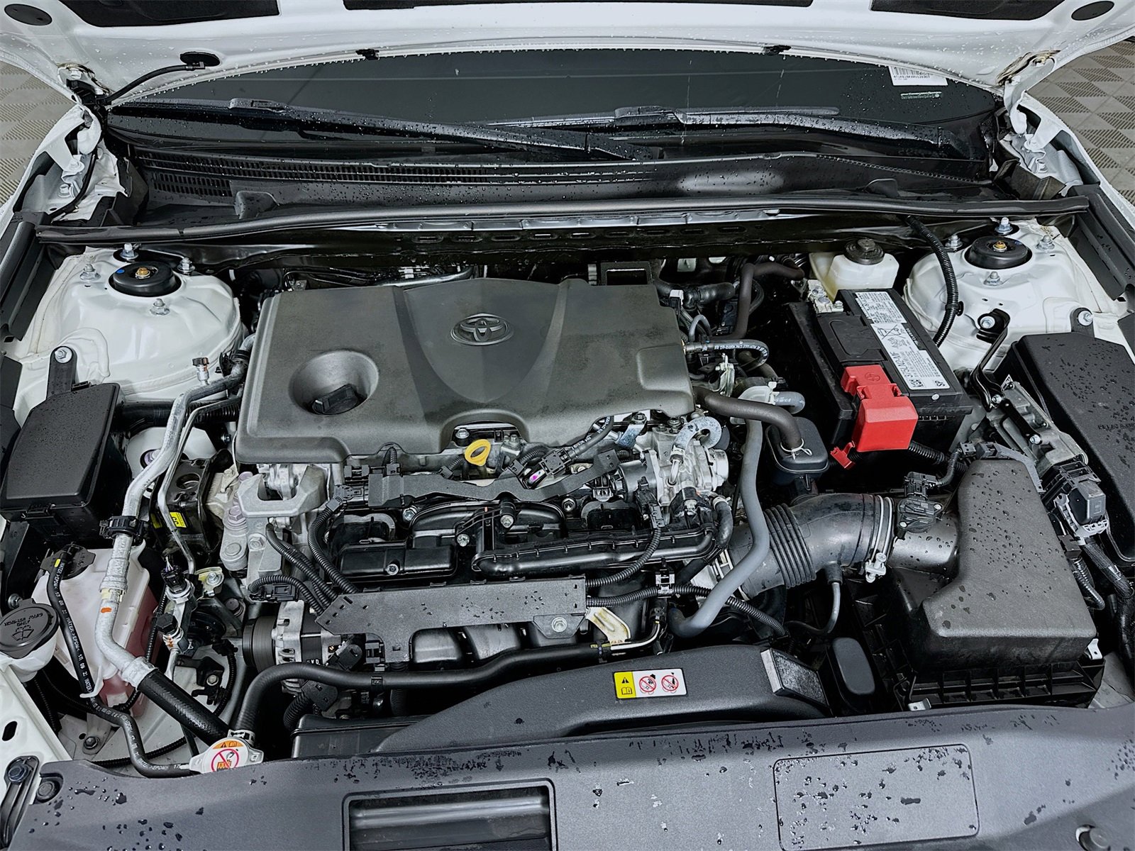 Used 2024 Toyota Camry XSE w/ Navigation Package image 32