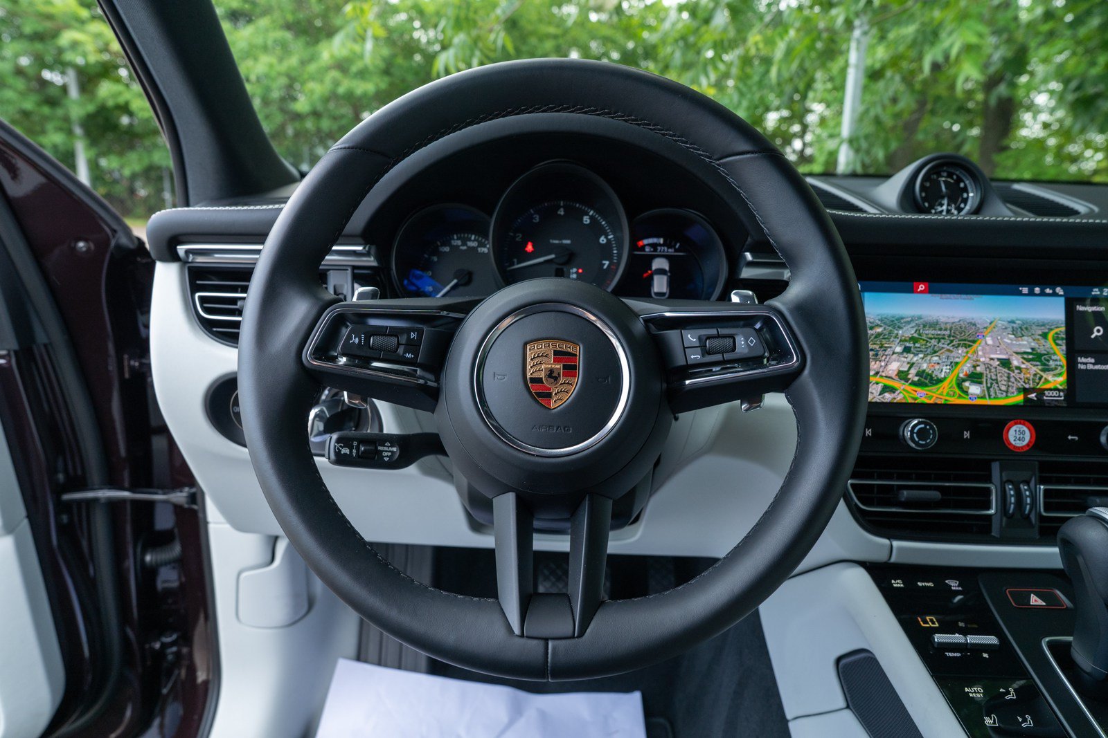 Certified 2026 Porsche Macan AWD/4WD image 25